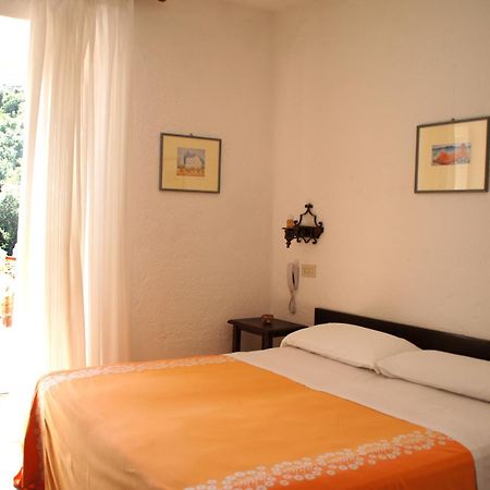 Hotel Don Pedro อีสเกีย ภายนอก รูปภาพ