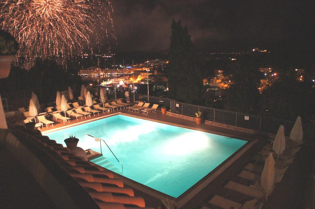 Hotel Don Pedro อีสเกีย ภายนอก รูปภาพ
